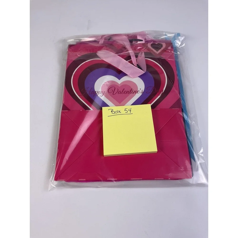 Valentine's Day Gift Bags Lot‎ of 3 Hearts Ribbon Handles Tissue Paper